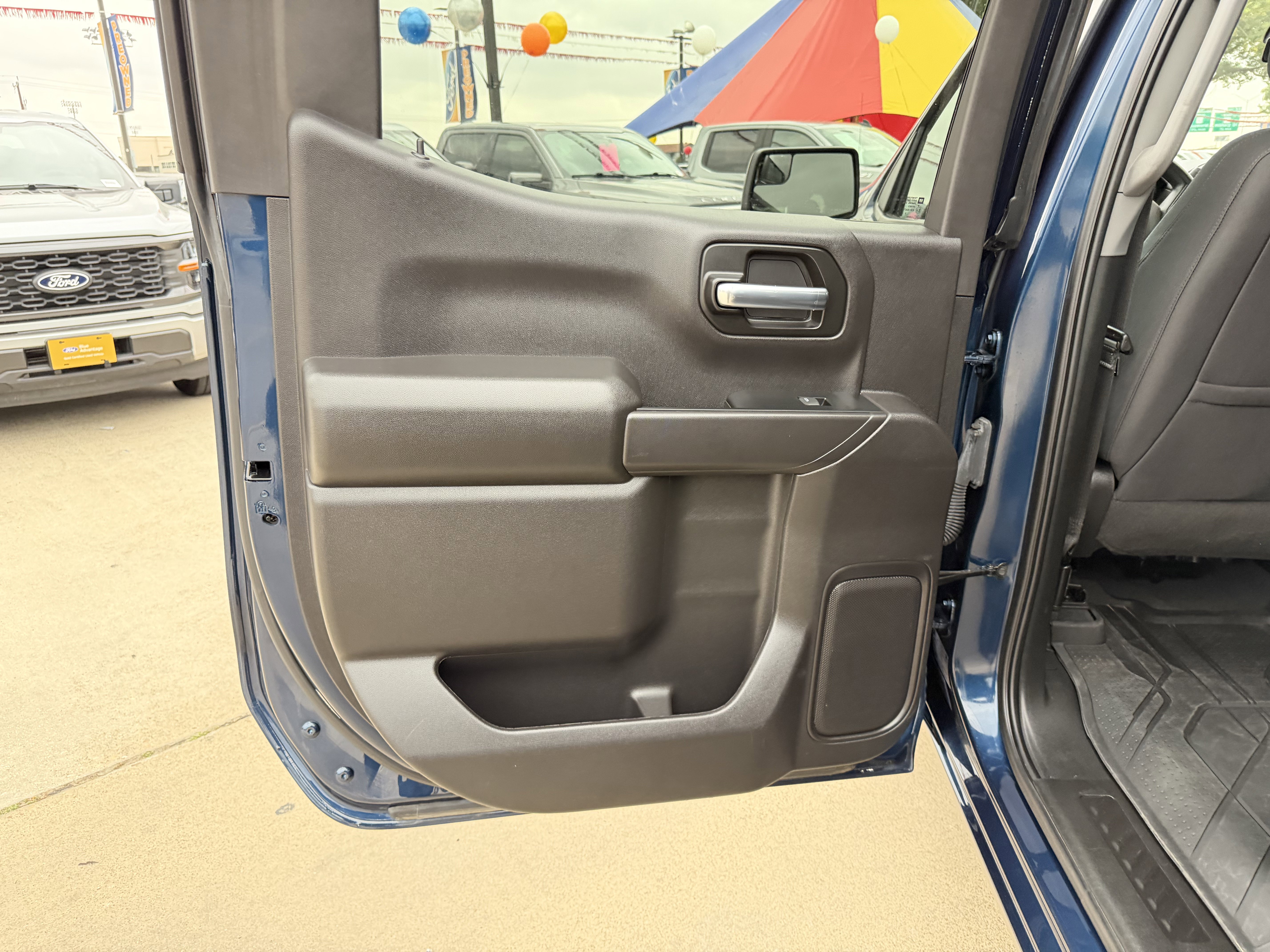 Used 2023 Northsky Blue Metallic Chevrolet Custom image 19