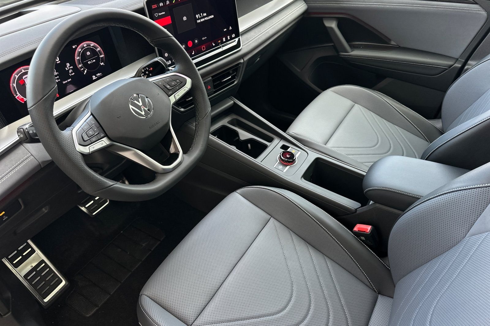 New 2026  Volkswagen 2.0T SE R-Line Black image 10