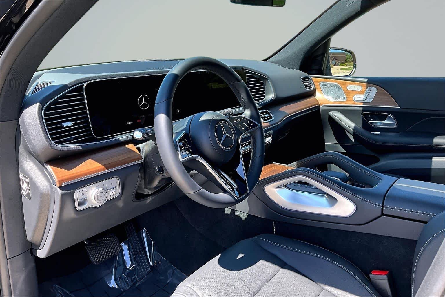 New 2026 Obsidian Black Metallic Mercedes-Benz GLE 350 image 2