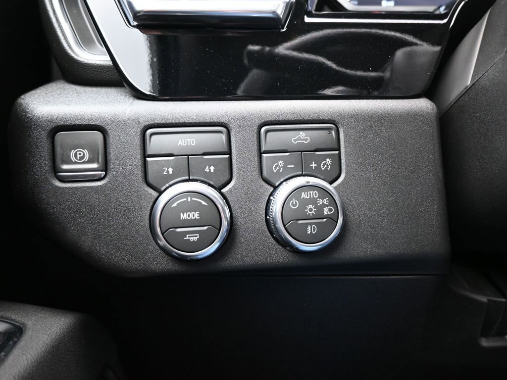 New 2026 Sterling Metallic GMC Elevation image 18