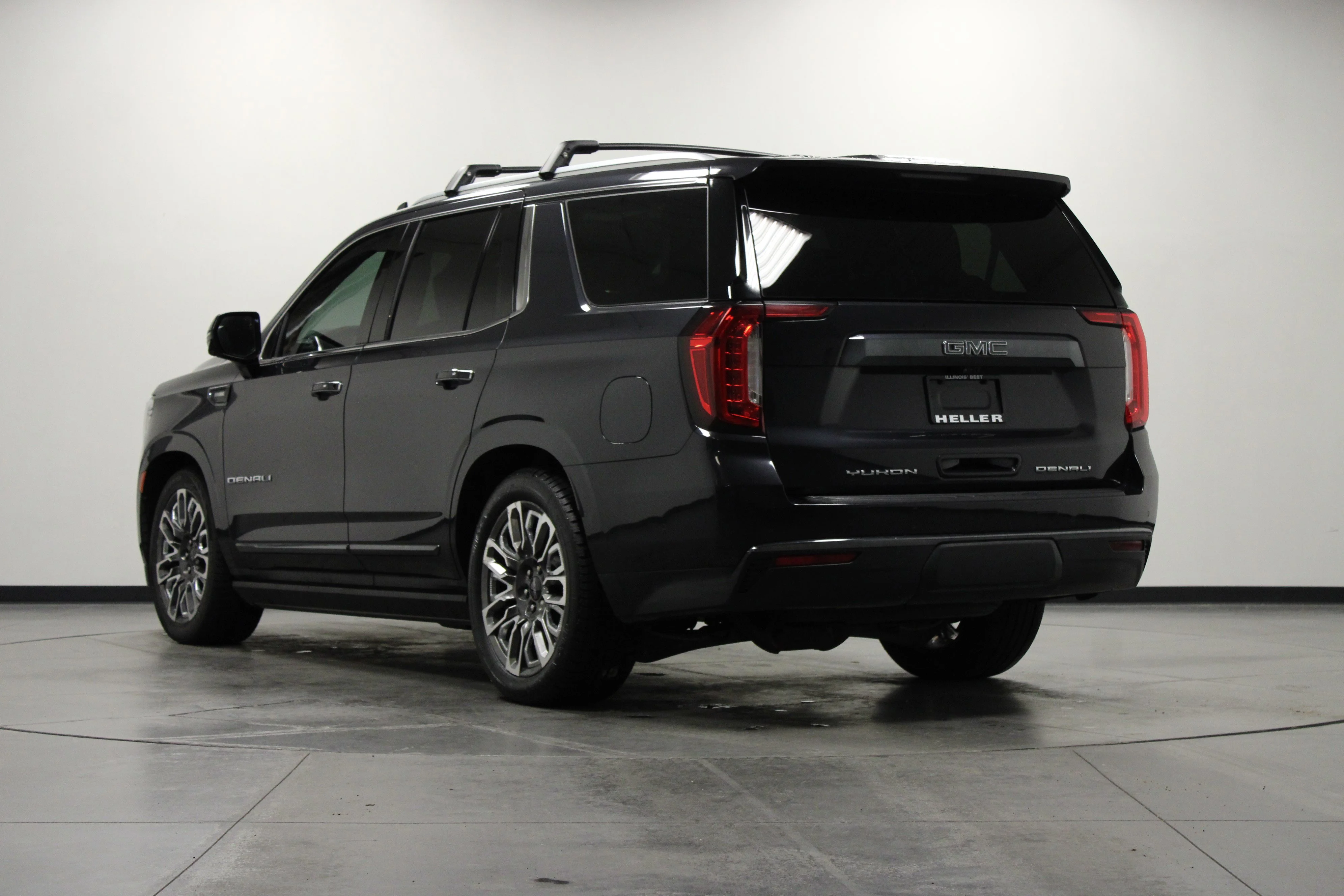 Used 2023 Titanium Rush Metallic GMC Denali Ultimate image 6