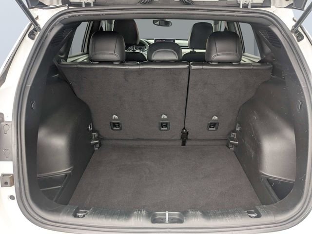 Used 2024 White Jeep Latitude image 13