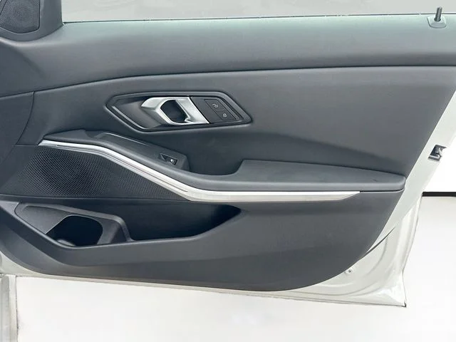 2024 BMW 3 Series 330i - Photo 33