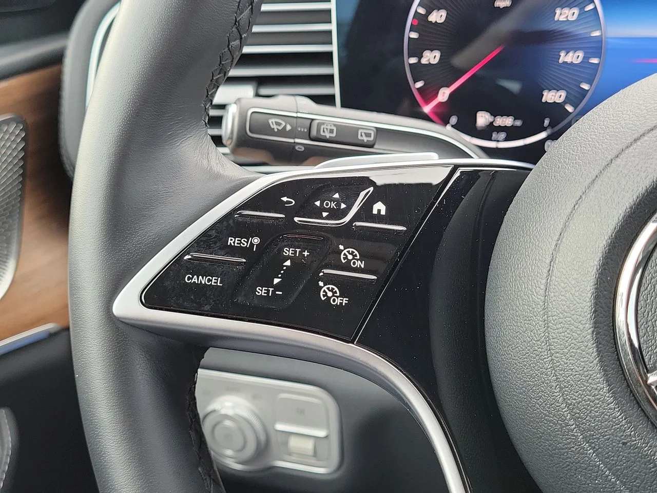 Certified Used 2026 Gray Mercedes-Benz GLE 350 image 34