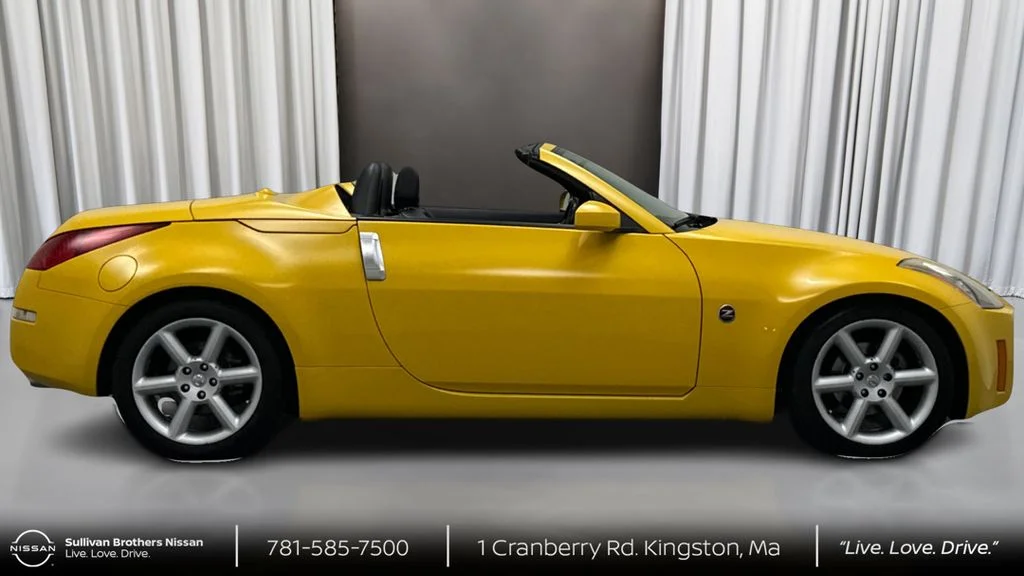 Used 2005 Yellow Nissan Touring image 4