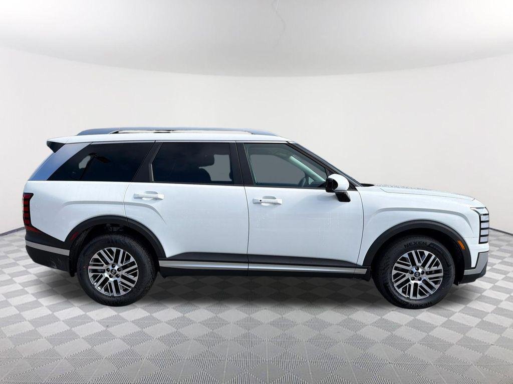 New 2026 White Hyundai SEL FWD image 4