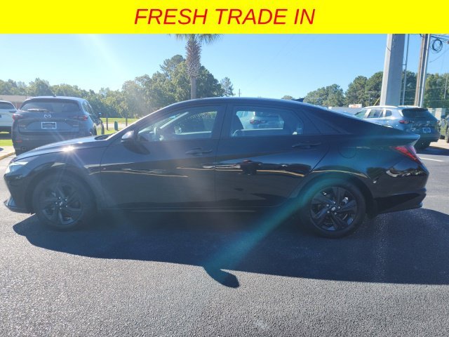 Used 2023 Black Hyundai SEL image 6