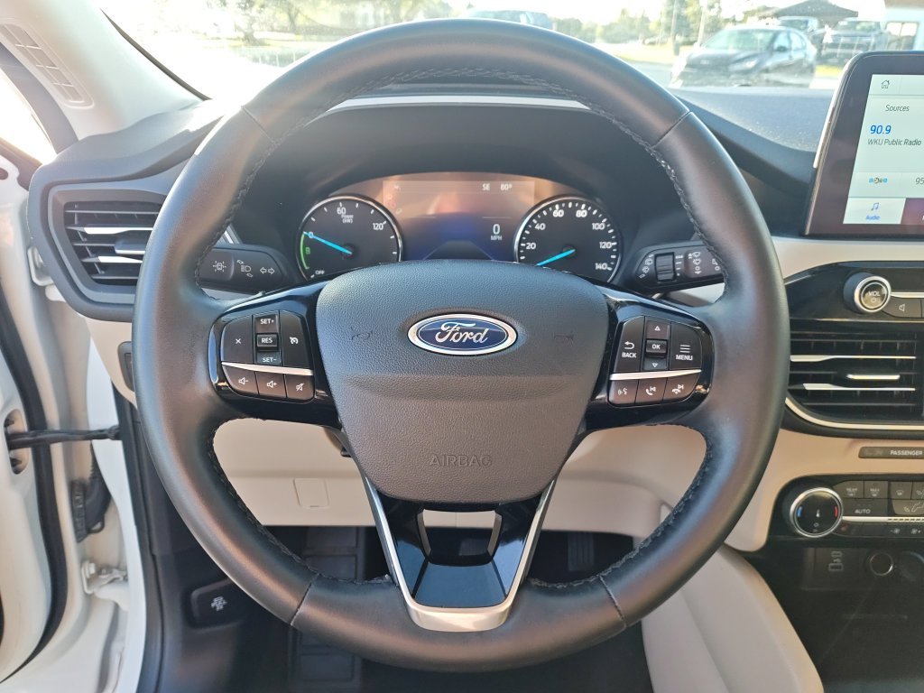 Used 2022 White Ford SEL image 17