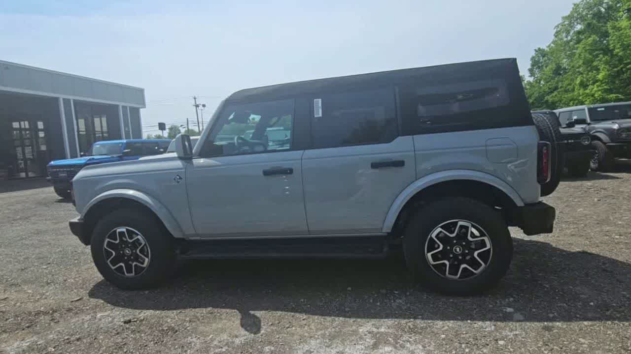 New 2026 Avalanche Gray Ford Outer Banks image 5