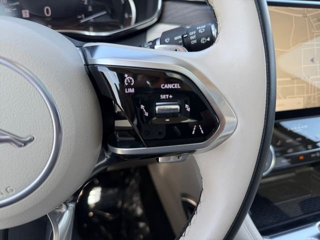 Used 2023  Jaguar P250 S image 23