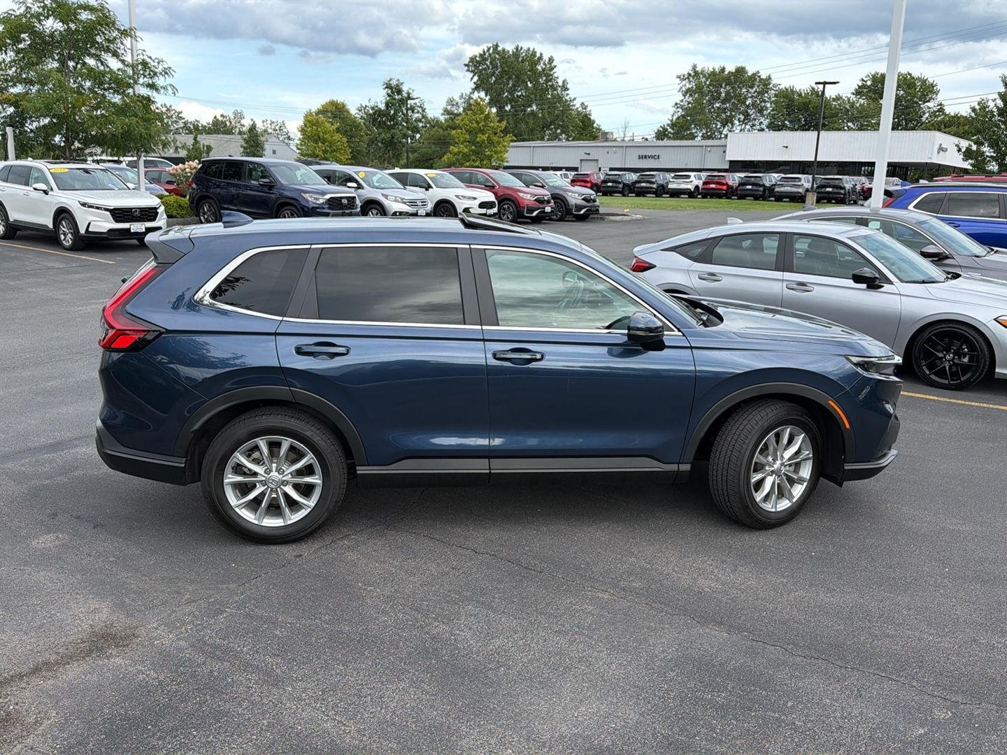 Used 2024 Canyon River Blue Metallic Honda EX-L image 8