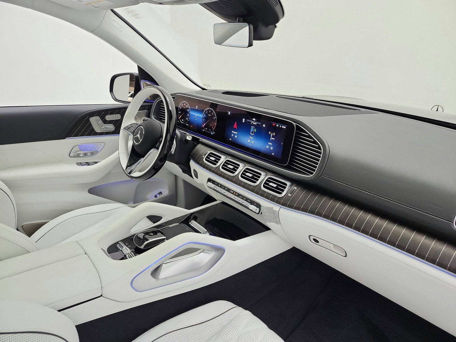 New 2026 Obsidian Black Mercedes-Benz Maybach GLS 600 4MATIC® SUV image 15