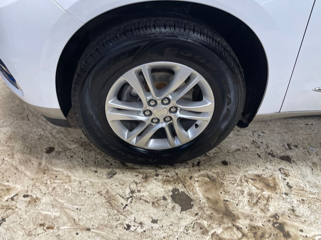 Used 2020 White Buick Essence image 11
