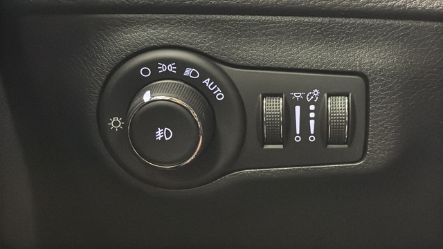 Used 2018 White Clearcoat Jeep Limited image 29