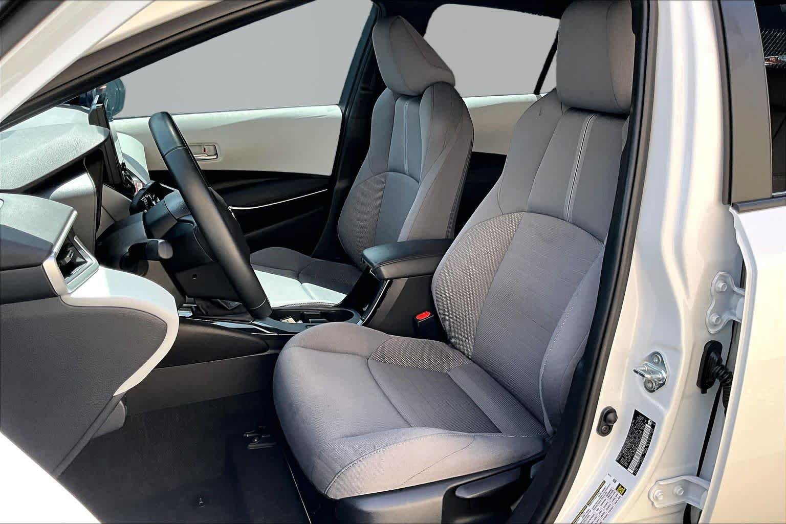 Used 2025 Wind Chill Pearl Toyota SE image 8