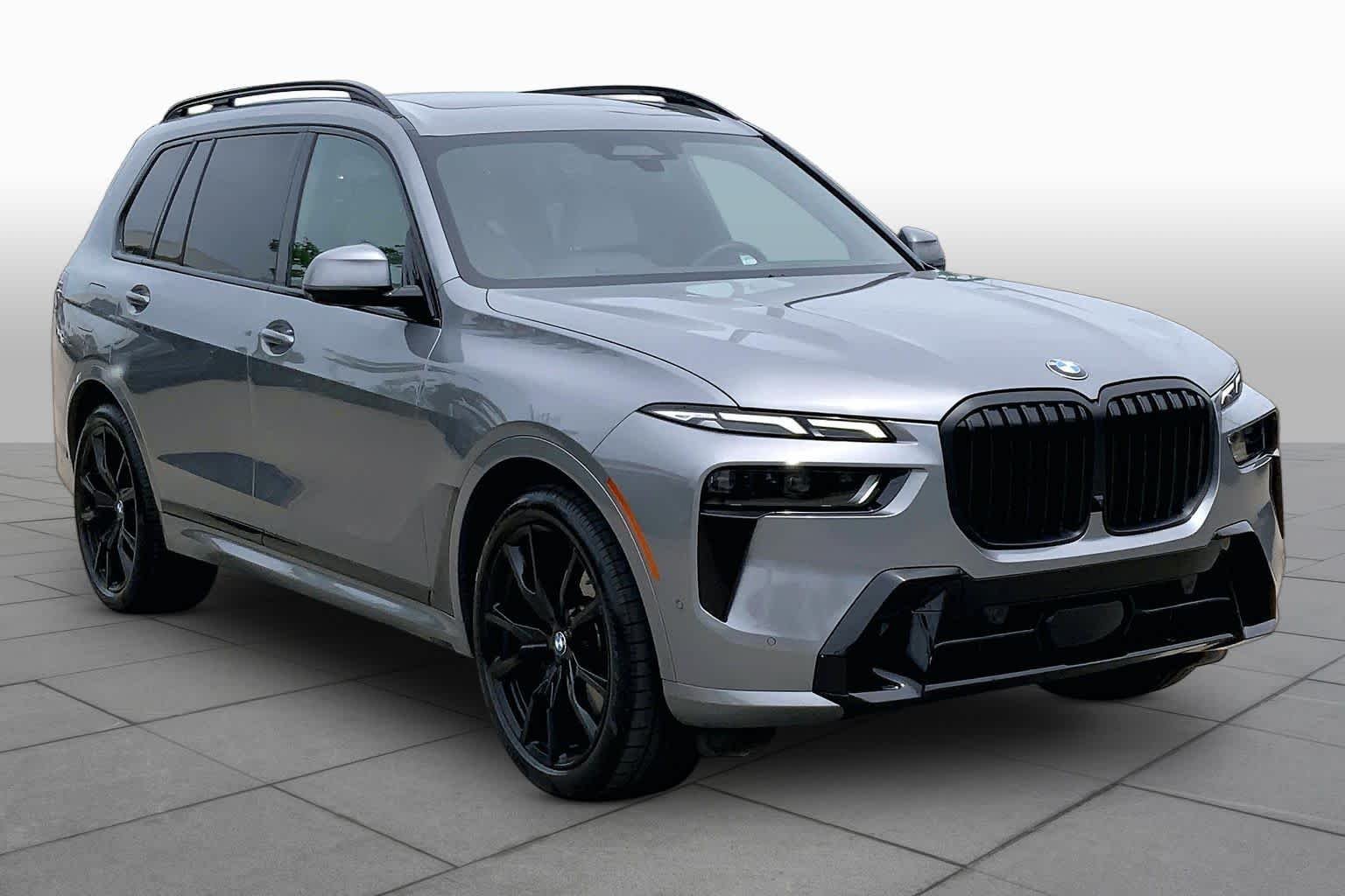 Used 2025 Skyscraper Grey Metallic BMW xDrive40i image 2