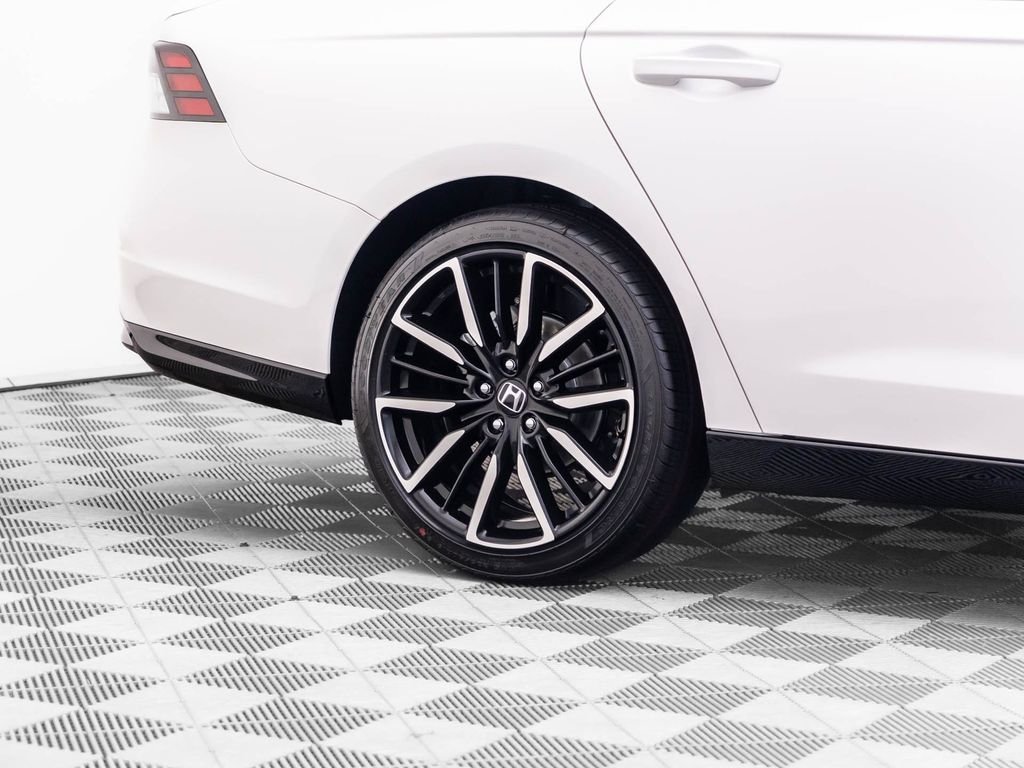 New 2026 Platinum White Pearl Honda Touring image 37