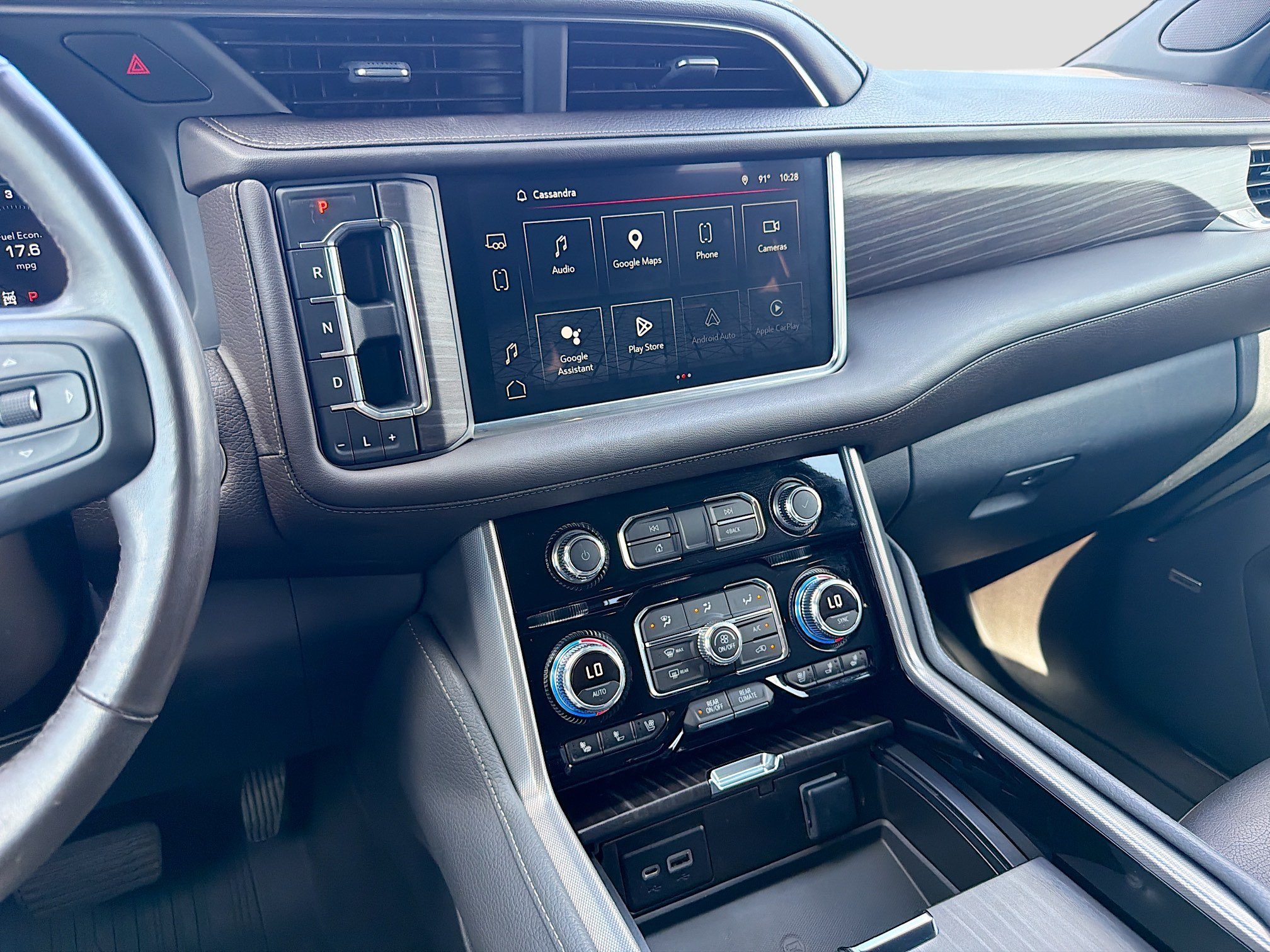 Used 2022 White Frost Tricoat GMC Denali image 30
