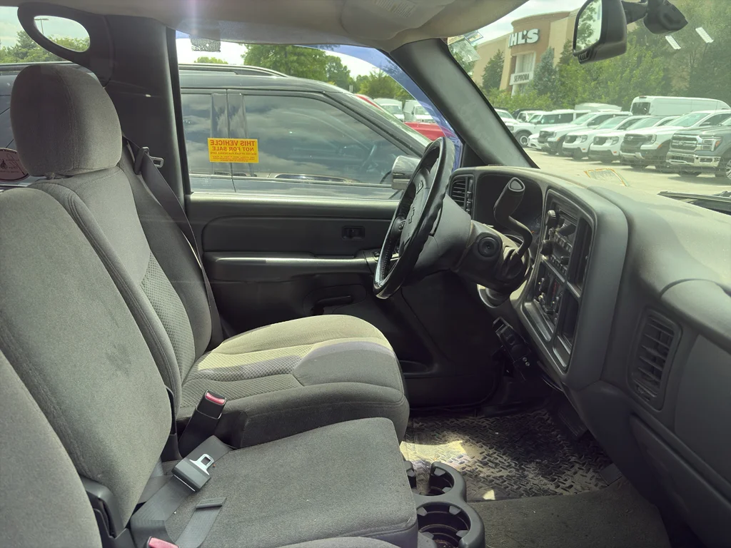 Used 2006 Graystone Metallic Chevrolet LT1 image 3