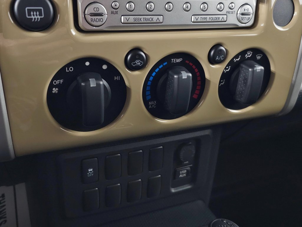 2014 TOYOTA FJ CRUISER - Image 22