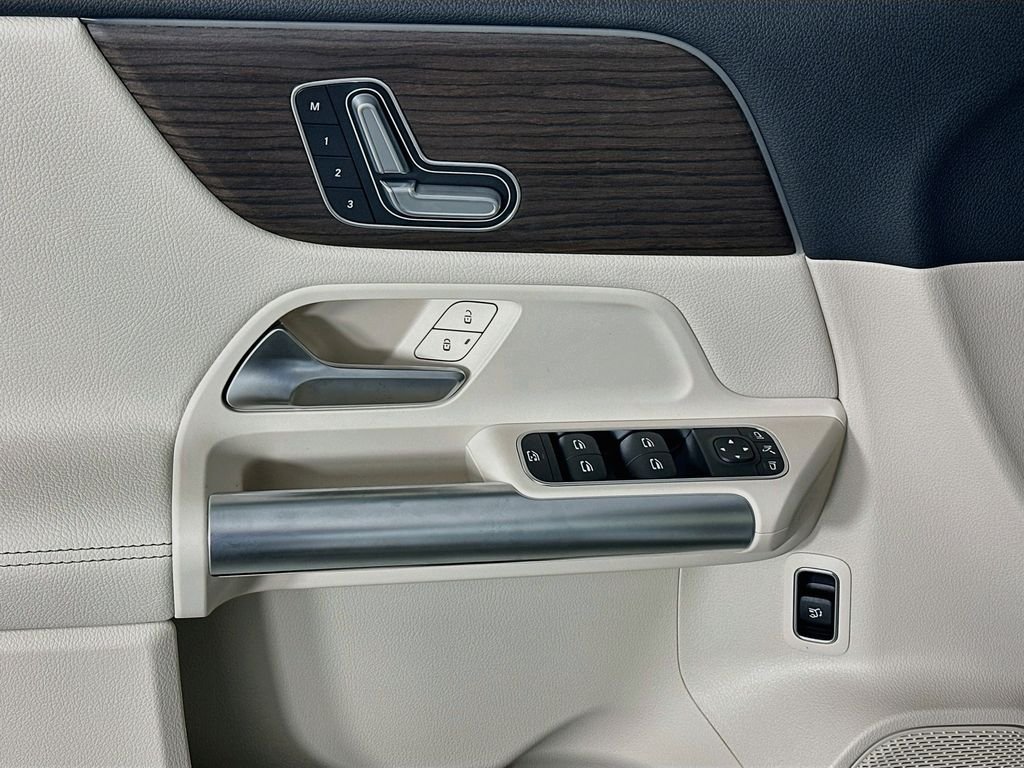 New 2026 Polar White Mercedes-Benz GLA 250 image 18