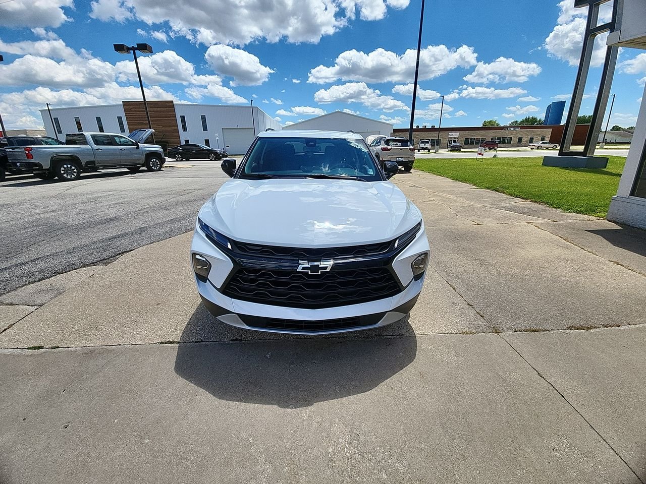 New 2026 Summit White Chevrolet 2LT image 3