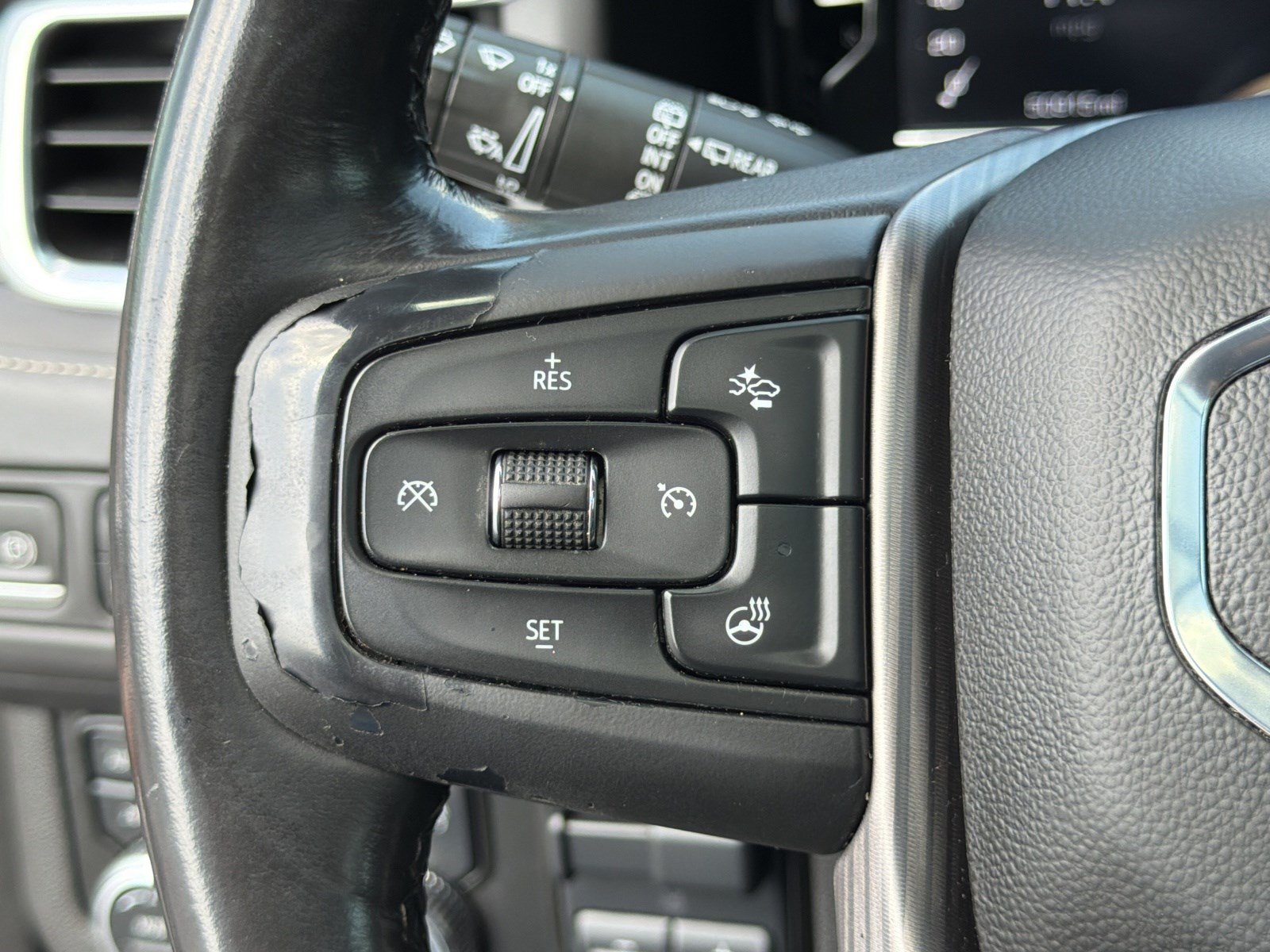 2023 GMC Yukon Denali Ultimate - Photo 32