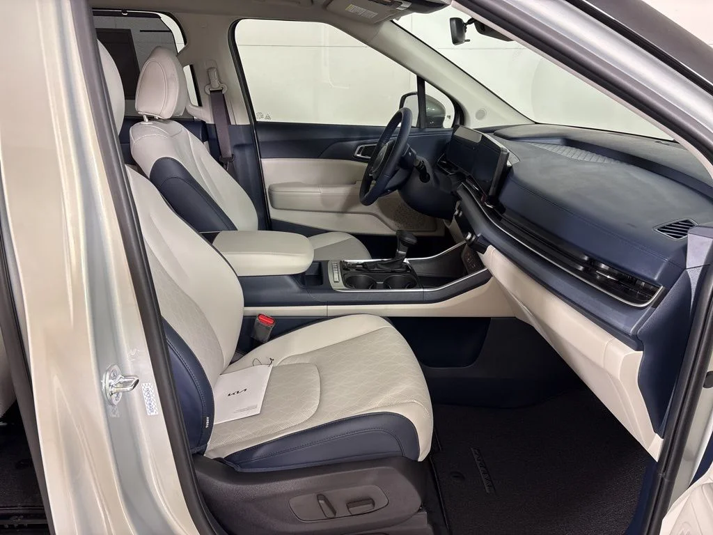New 2026 Silver Kia EX image 18