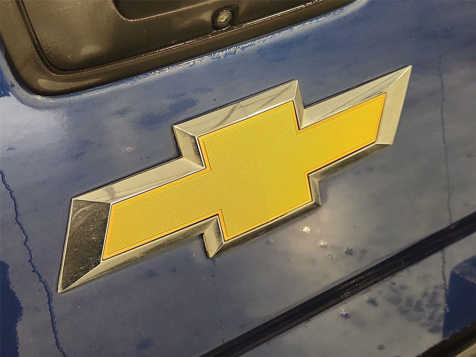 Used 2016 DEEP OCEAN BLUE METALLIC Chevrolet LTZ image 29