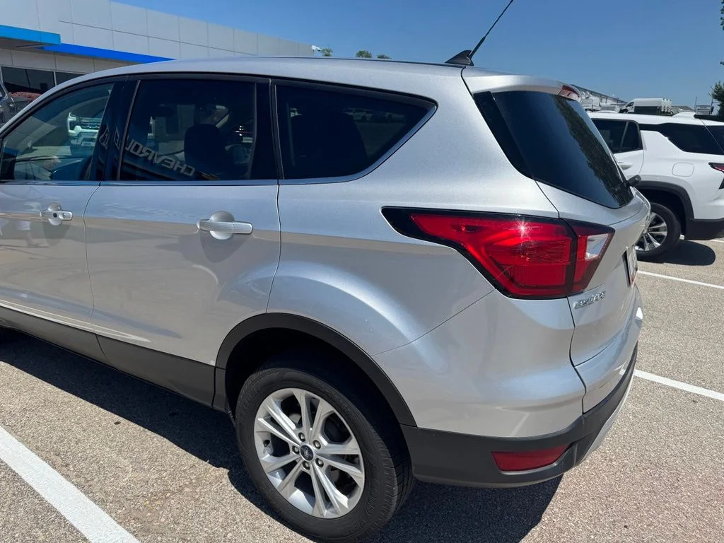 Used 2019 Silver Ford SE image 2