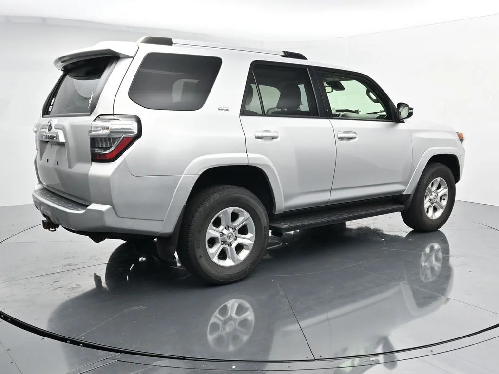 Used 2022 Silver Toyota SR5 Premium image 8
