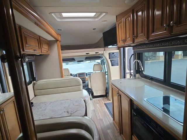 Used 2016  Mercedes-Benz Base image 13
