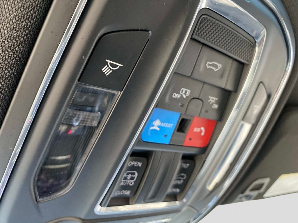 Used 2023 Black Jeep Altitude image 34