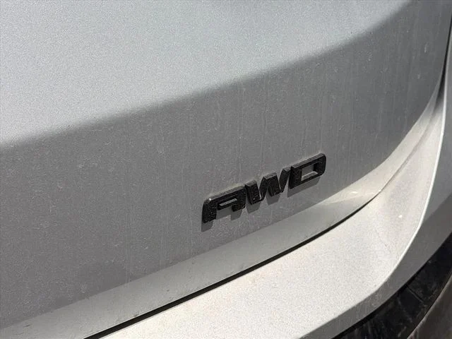 Used 2020 Silver GMC SLE image 16