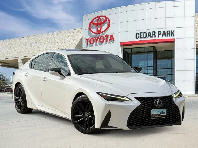 2022 Lexus IS