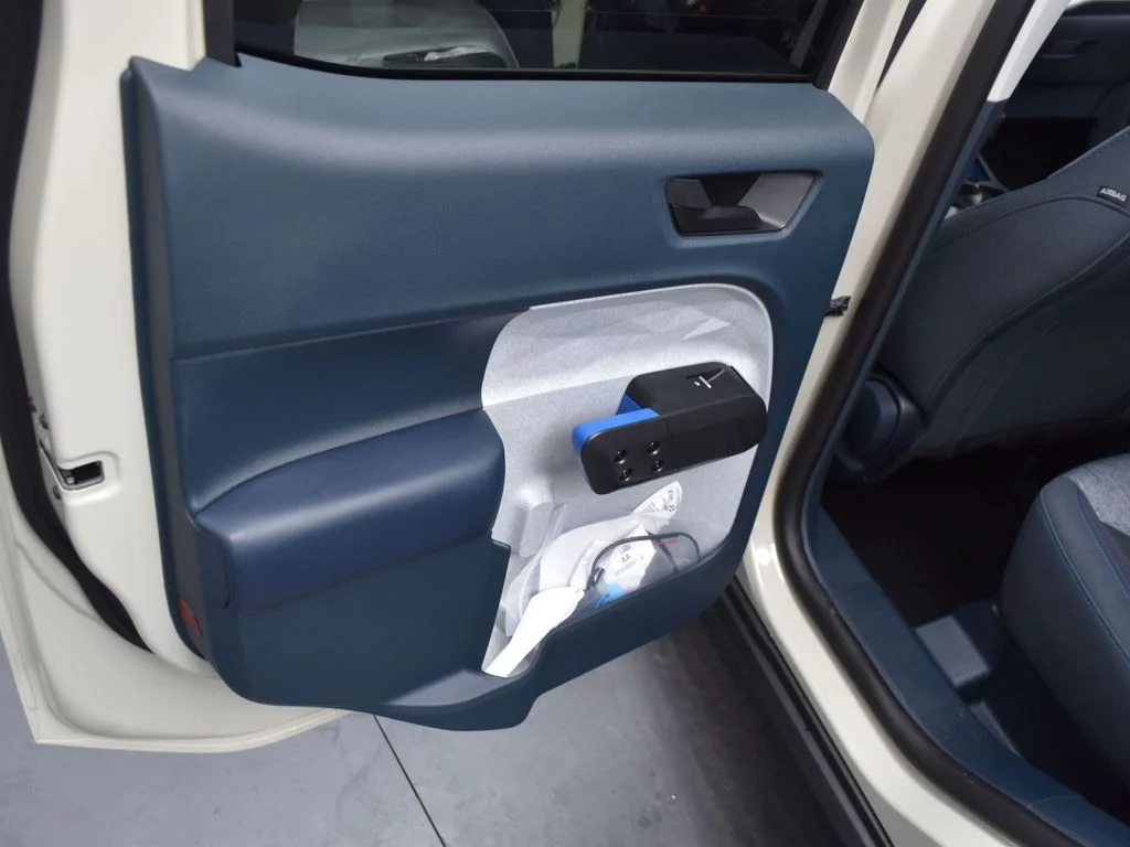New 2025 Beige Ford XLT image 27