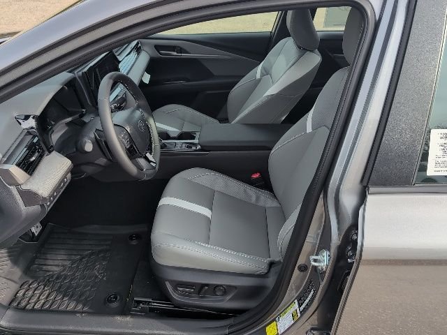 2026 Toyota Camry SE - Photo 12