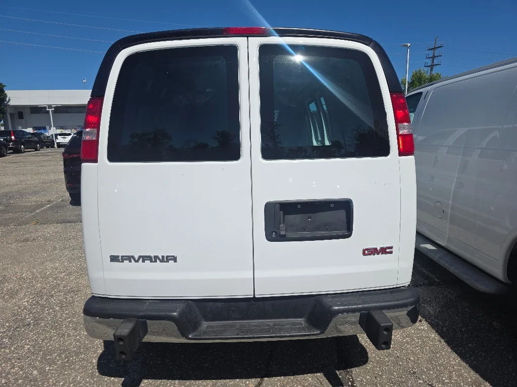 Used 2025 Summit White GMC Work Van image 3