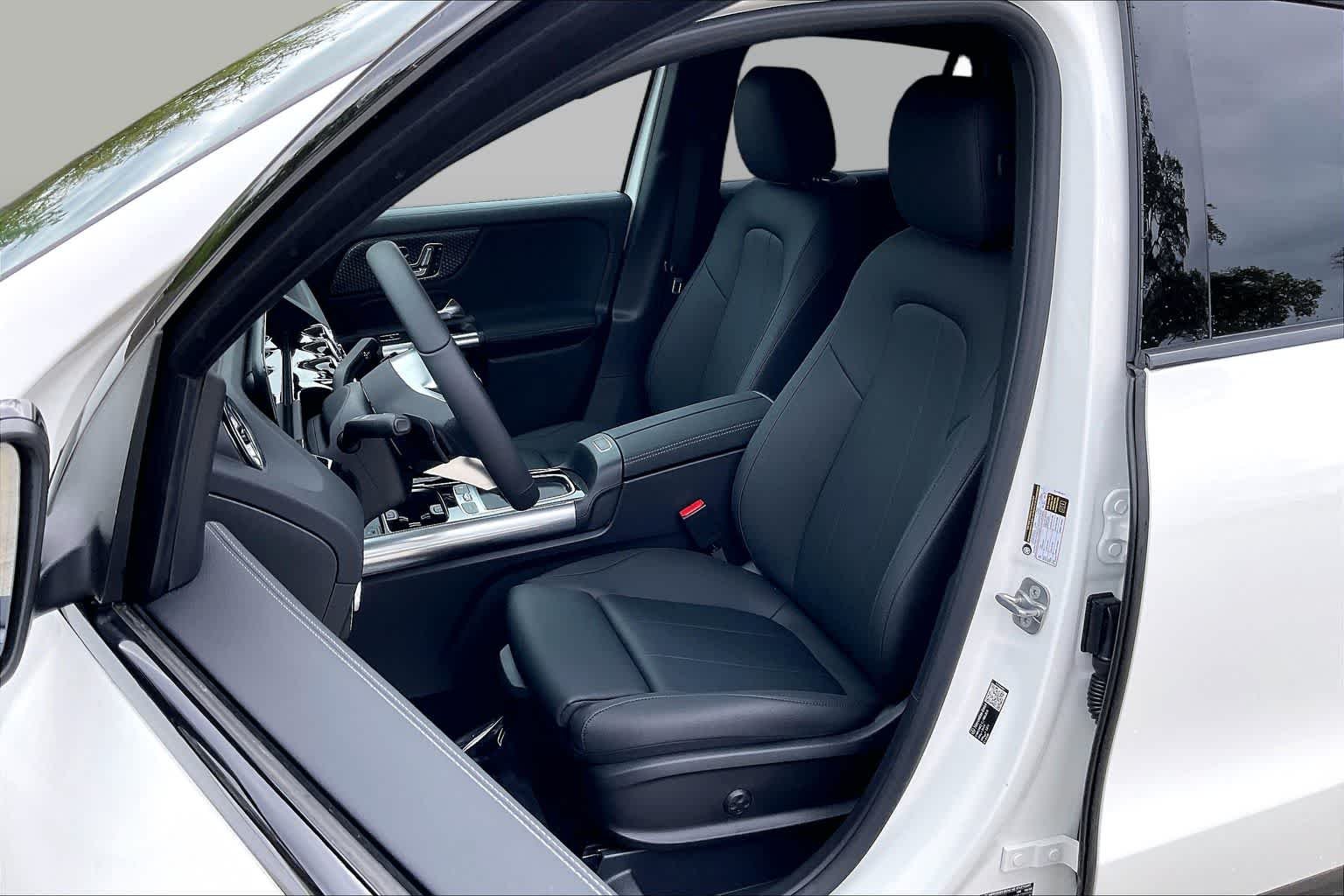 New 2026 Polar White Mercedes-Benz GLA 250 image 12