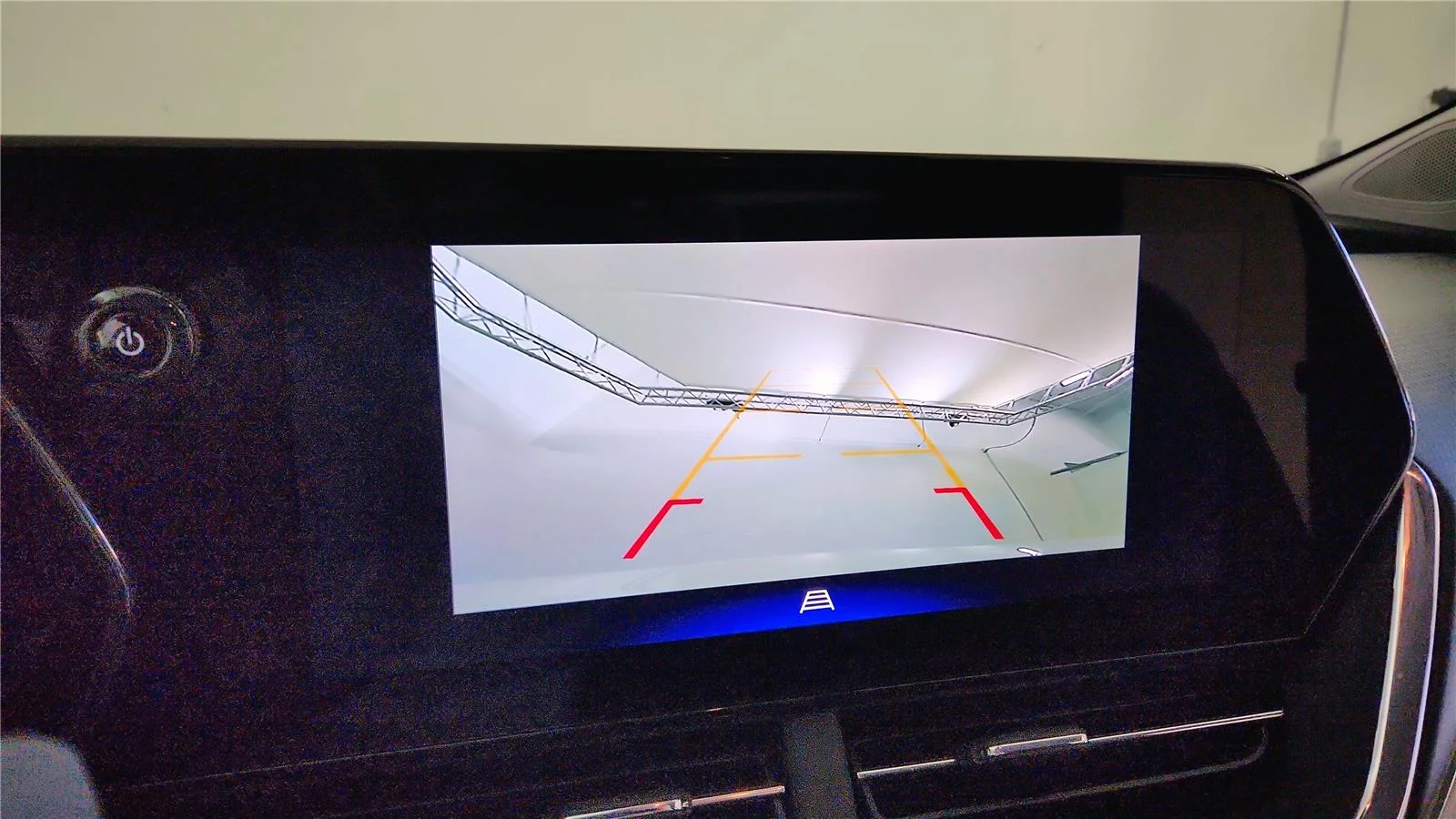 Used 2025 Summit White Chevrolet ACTIV image 29