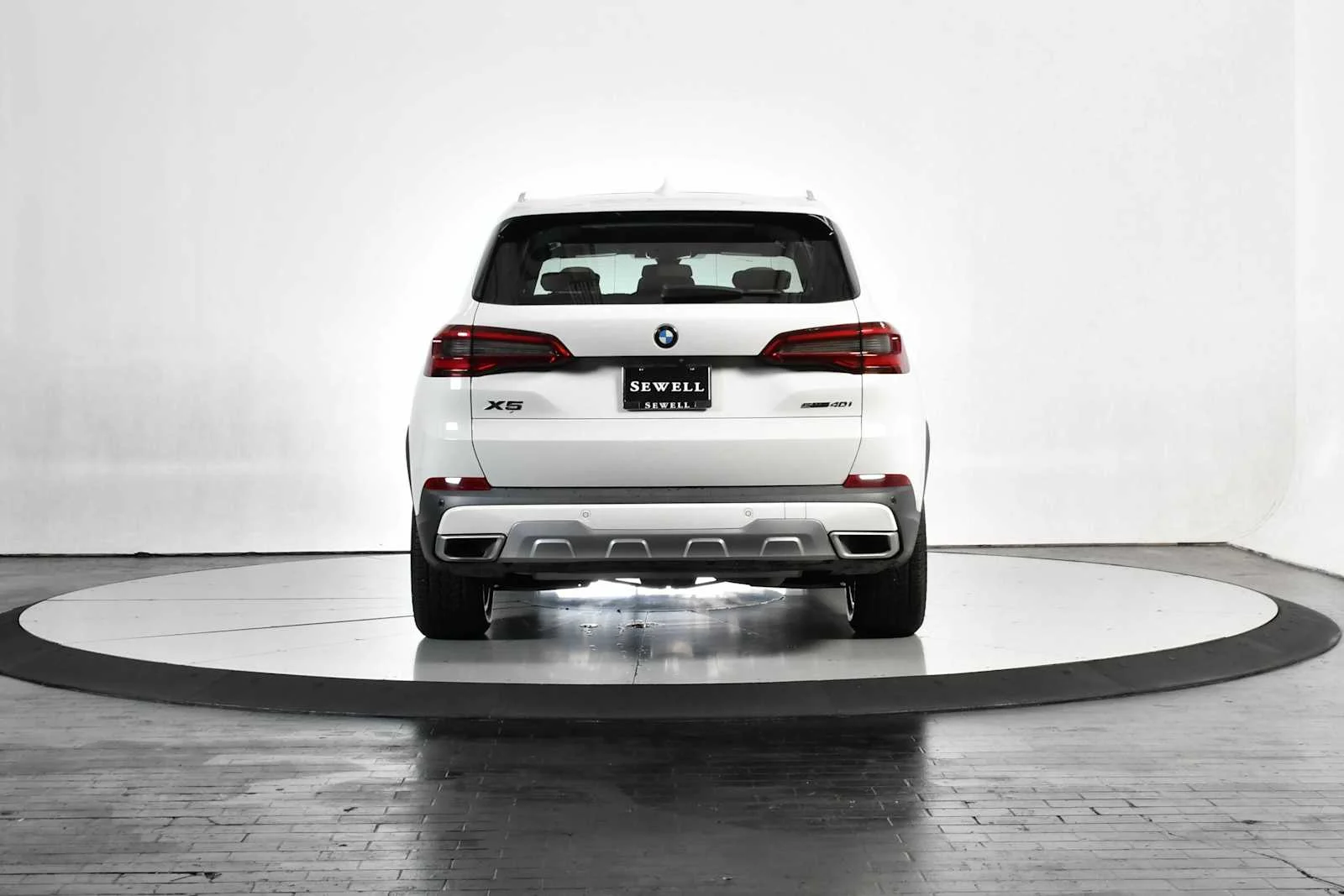 Used 2020 Alpine White BMW sDrive40i image 5