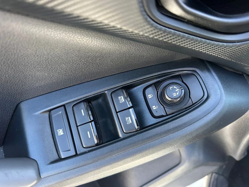 Used 2024 White Subaru Base image 22