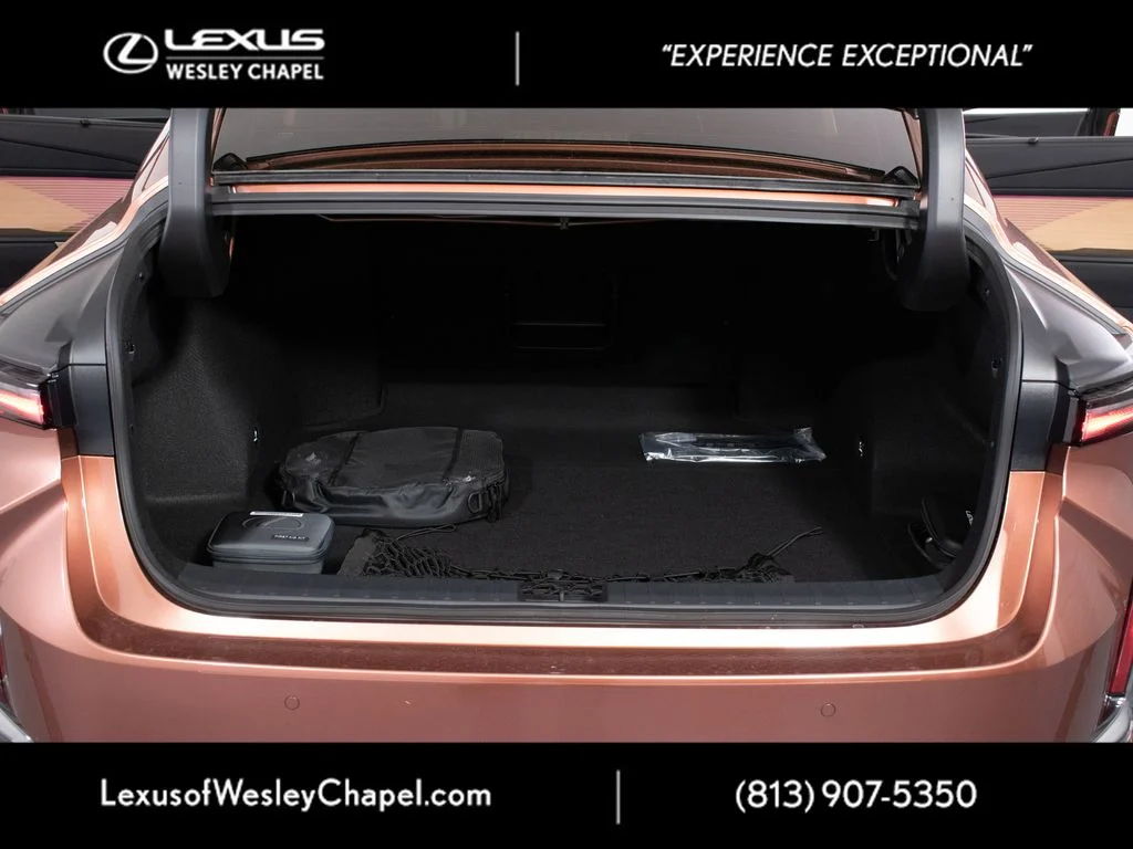 2026 Lexus ES BEV 350e Luxury - Photo 13