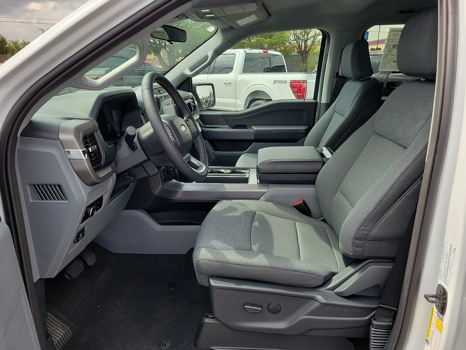 New 2026 Oxford White Ford XLT image 12