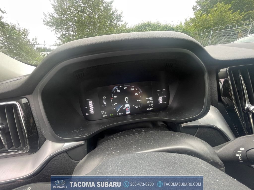 Used 2019 Black Volvo T5 Momentum image 14