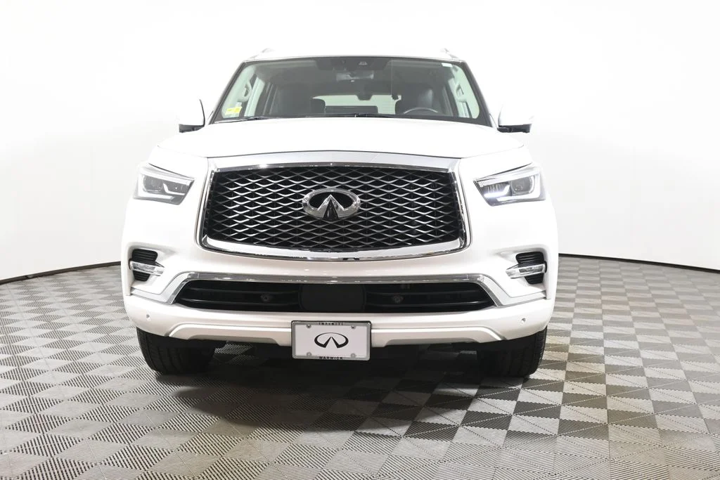 Certified Used 2023 White INFINITI LUXE image 10