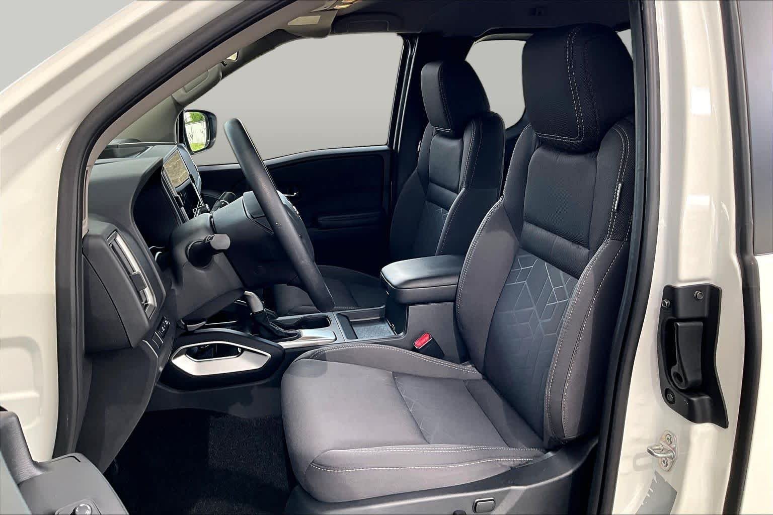 Certified Pre-Owned 2025 Nissan Frontier SV