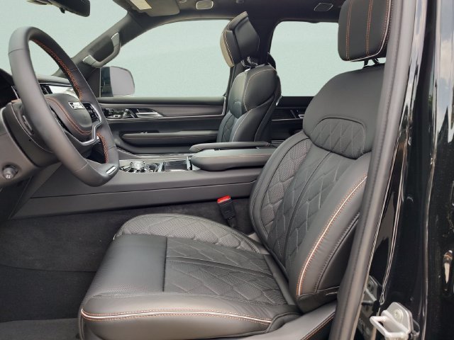New 2026 High Gloss Black Exterior Paint Jeep Summit Reserve image 25
