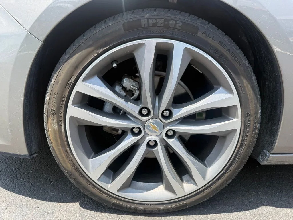 Used 2024 Gray Chevrolet LT image 9