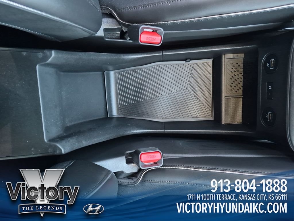 Used 2023 Green Hyundai Limited image 28
